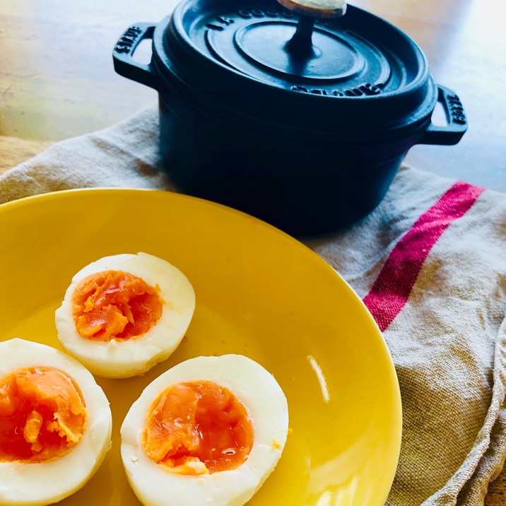 小さなストウブ で作る半熟卵